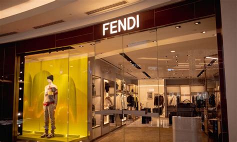 fendi negozio firenze|who is fendi owned by.